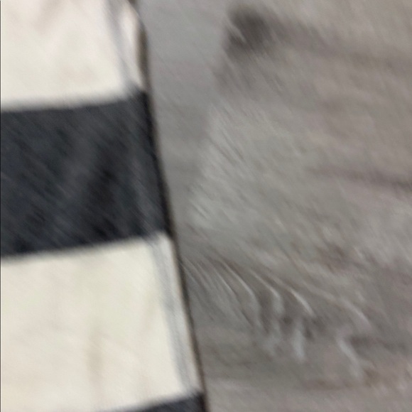 Abercrombie & Fitch Gray and Cream Striped Tank - Picture 4 of 6